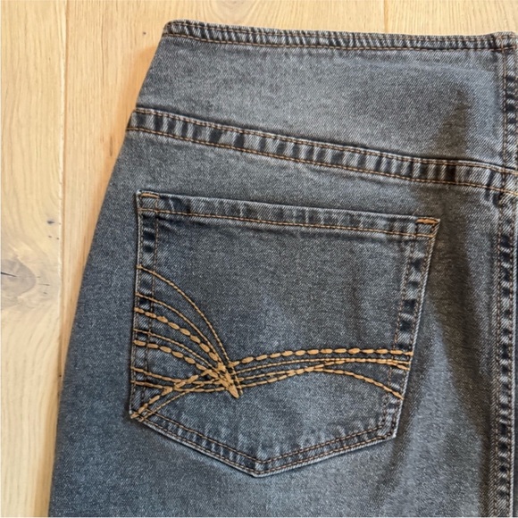 H&M Slit-hem denim skirt - Picture 6 of 6